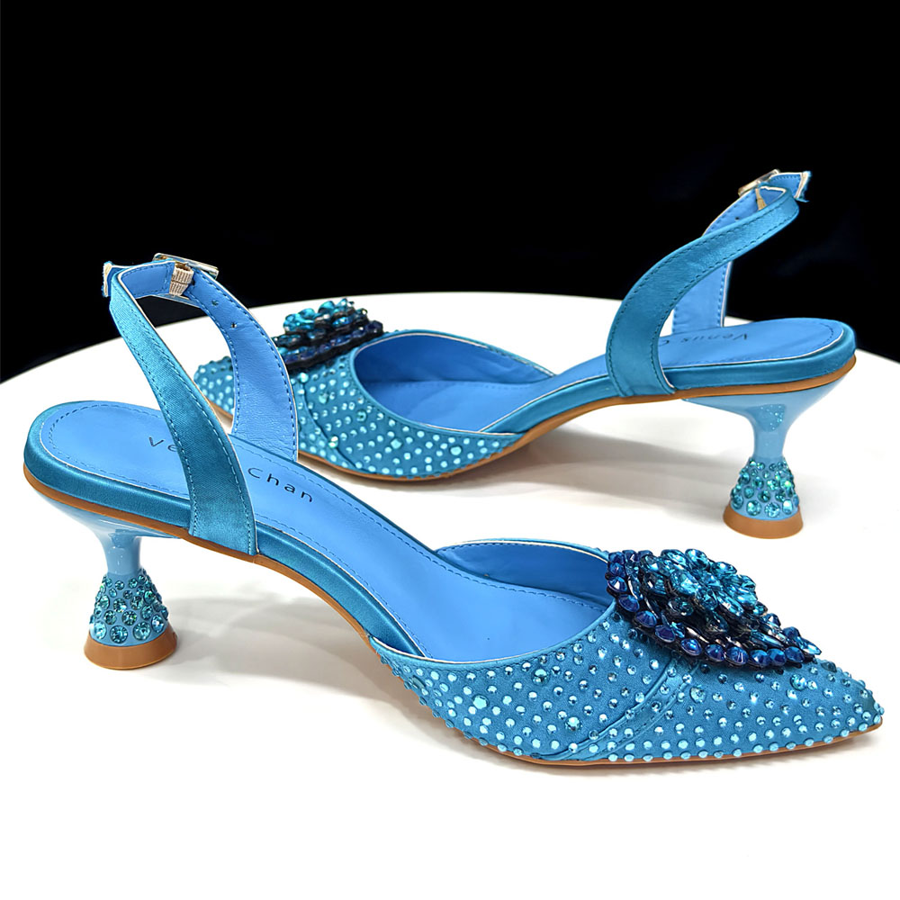 Crystal Rhinestone Heels & Clu - Wedding Vendor recension och pris